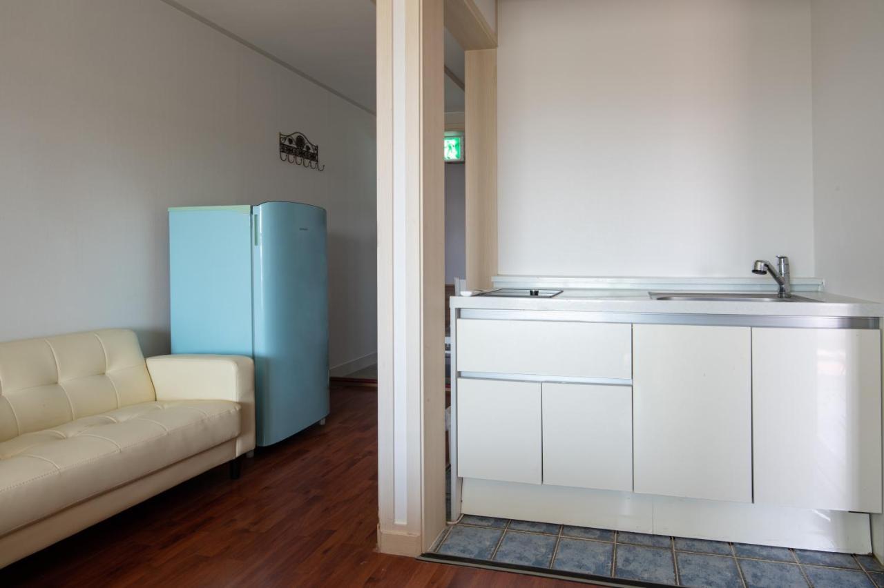 White dream Pension Jeju Exterior foto