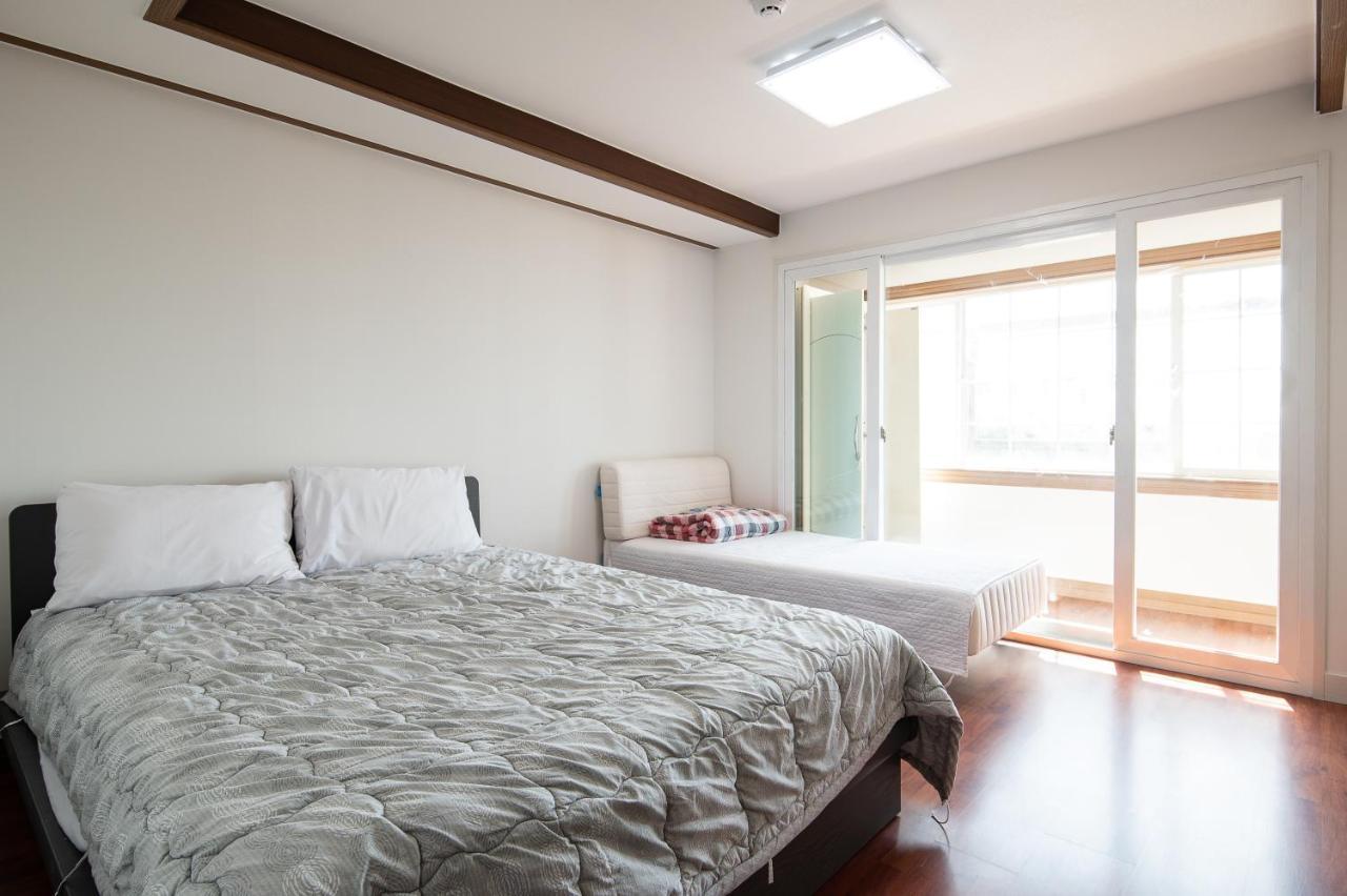 White dream Pension Jeju Exterior foto