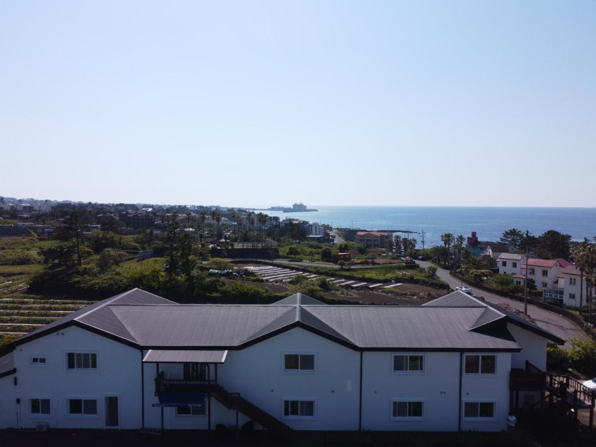 White dream Pension Jeju Exterior foto