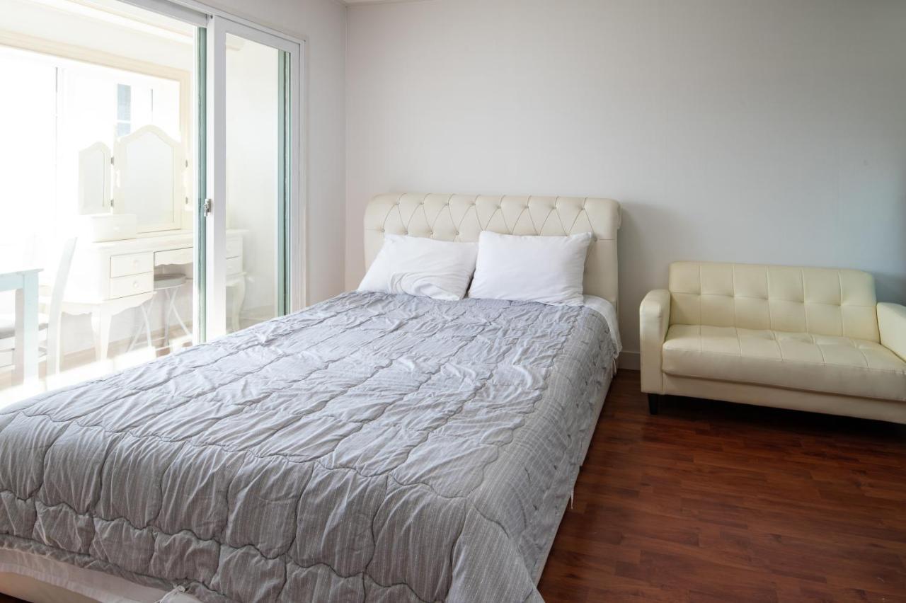 White dream Pension Jeju Exterior foto
