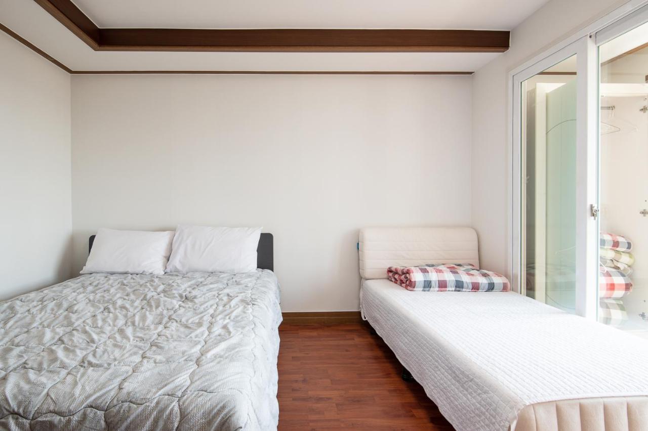White dream Pension Jeju Exterior foto