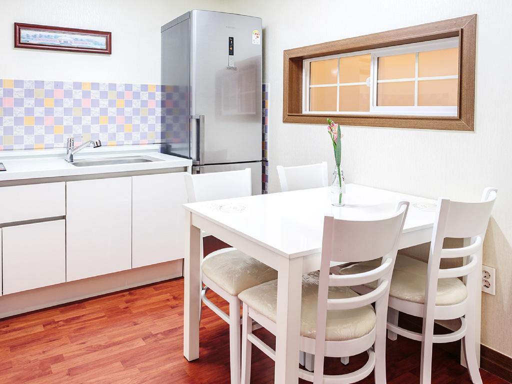 White dream Pension Jeju Exterior foto