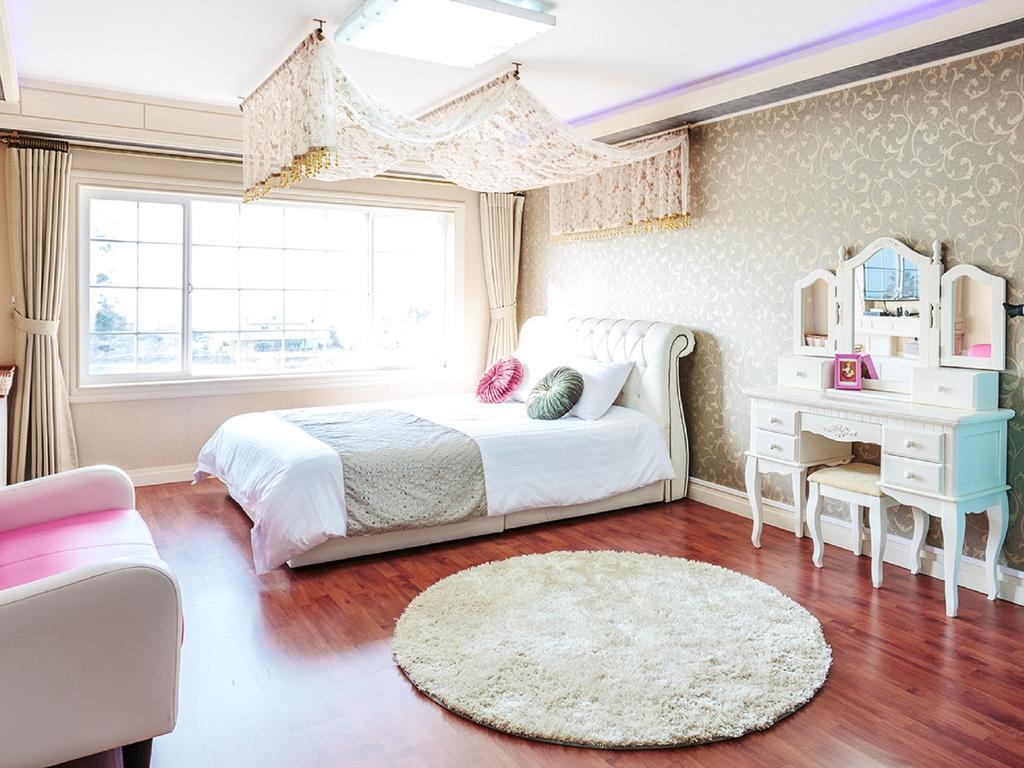 White dream Pension Jeju Exterior foto