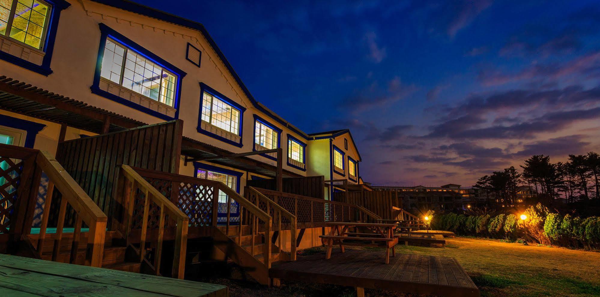 White dream Pension Jeju Exterior foto