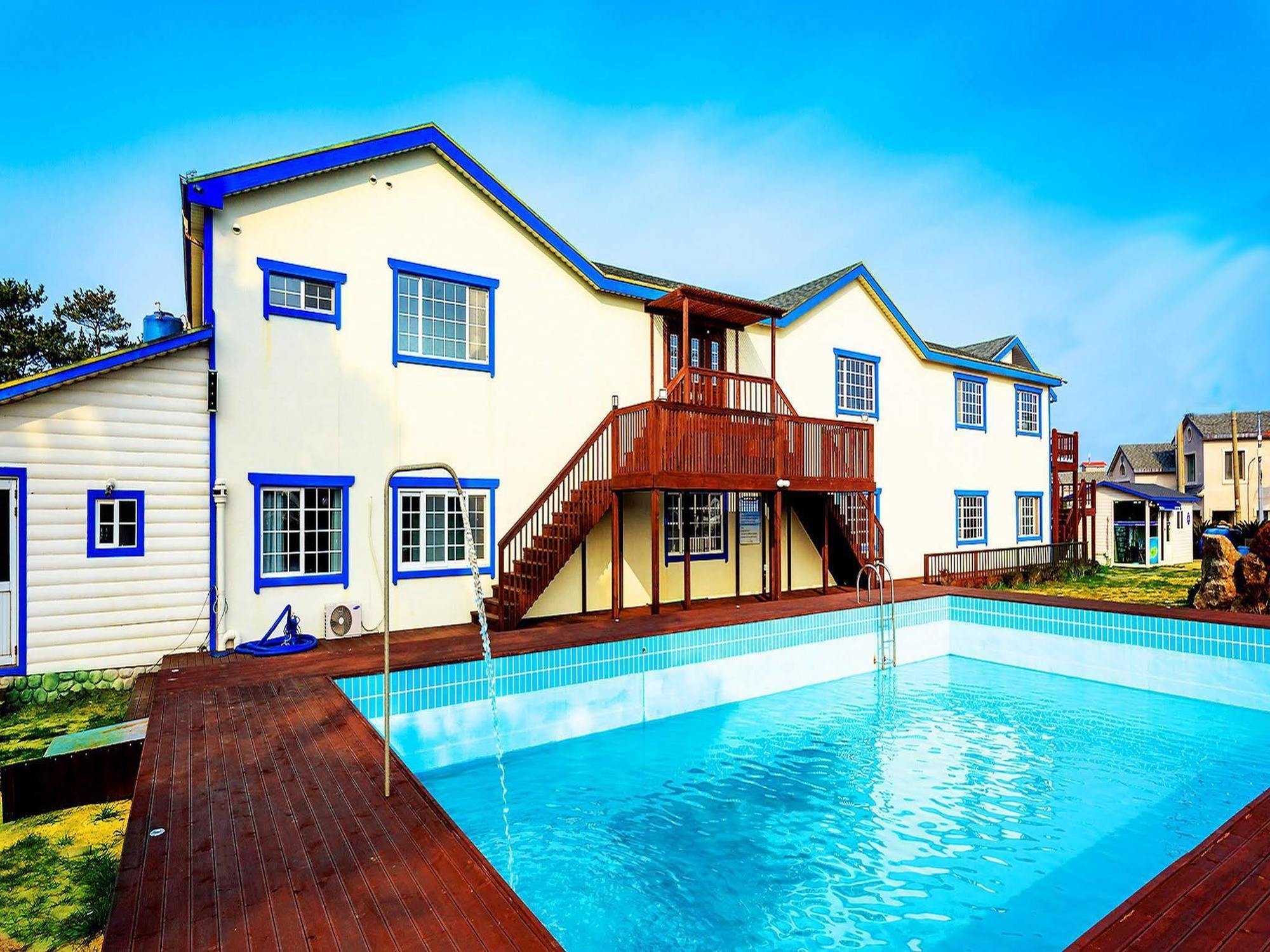 White dream Pension Jeju Exterior foto