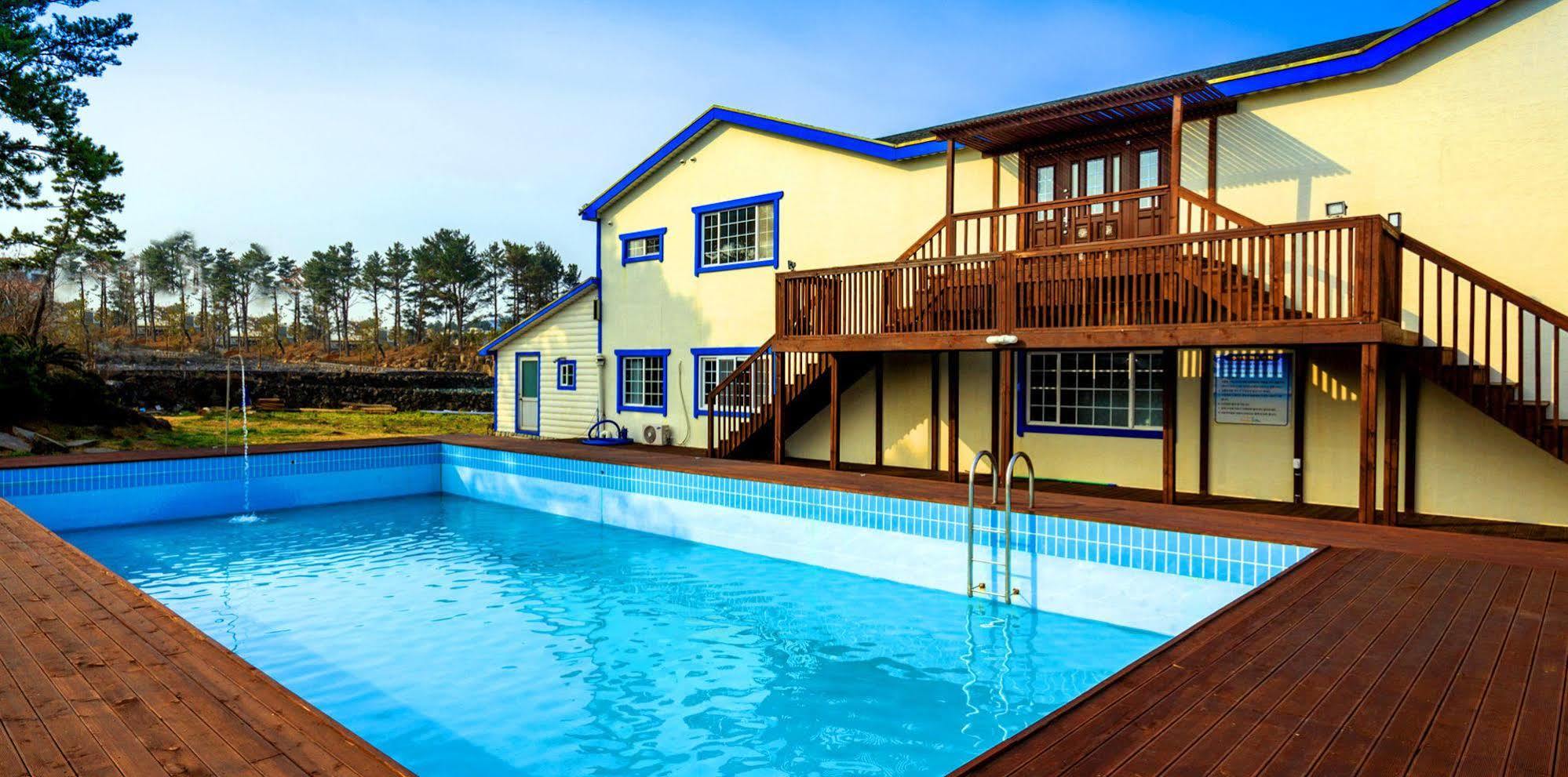 White dream Pension Jeju Exterior foto