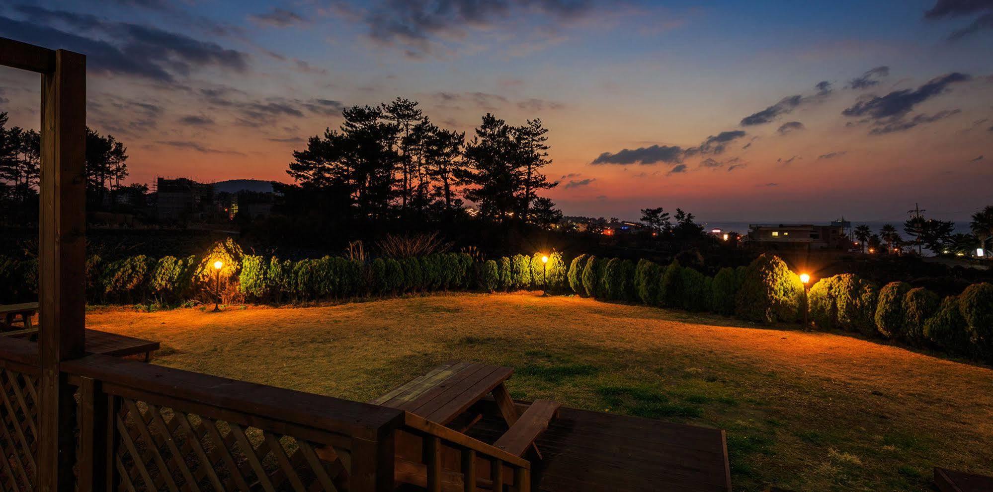 White dream Pension Jeju Exterior foto